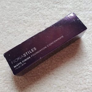 Fiona Stiles Matte Finish Foundation "Shade 08"